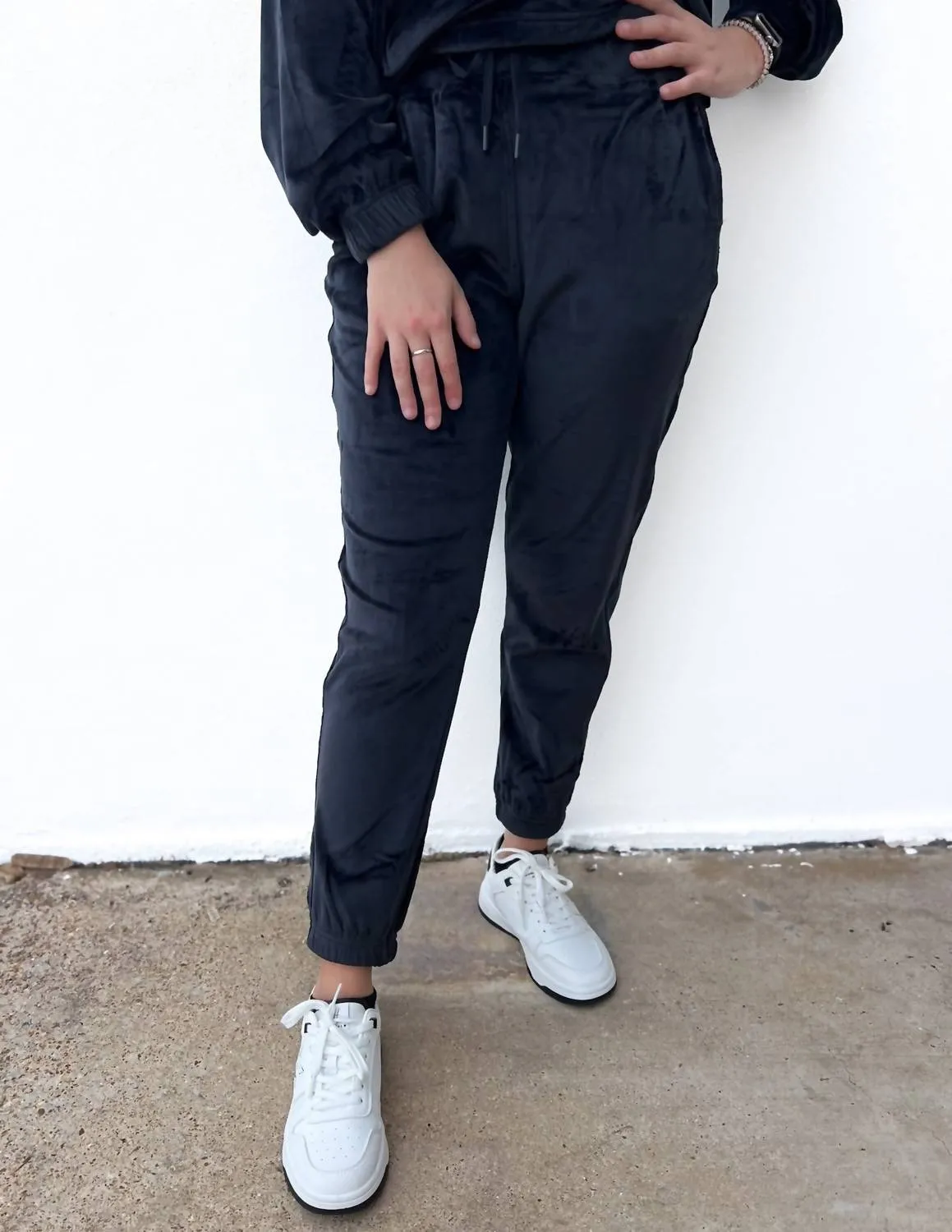 Go Out With A Bang Pullover   Jogger Set In Black