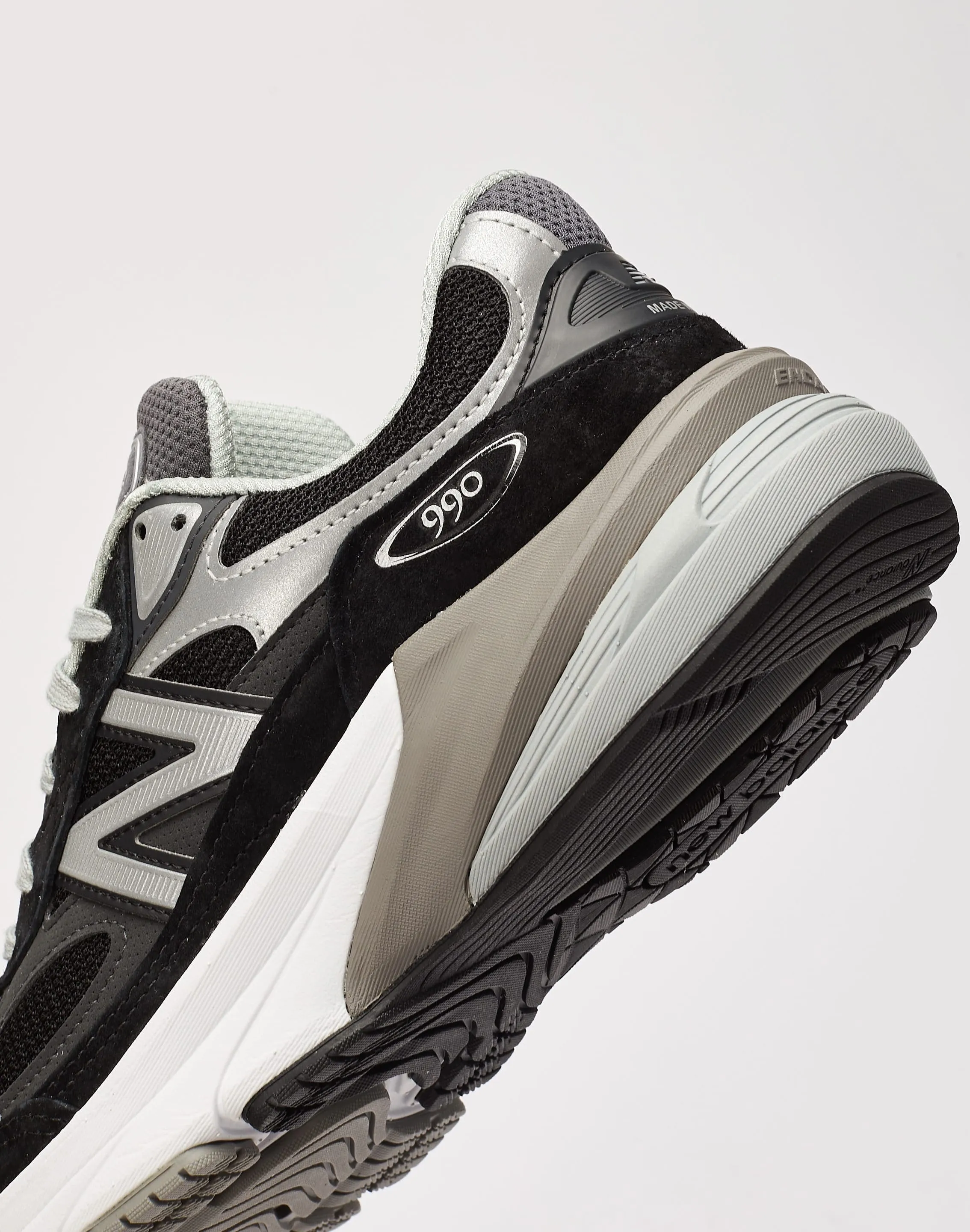 New Balance 990v6