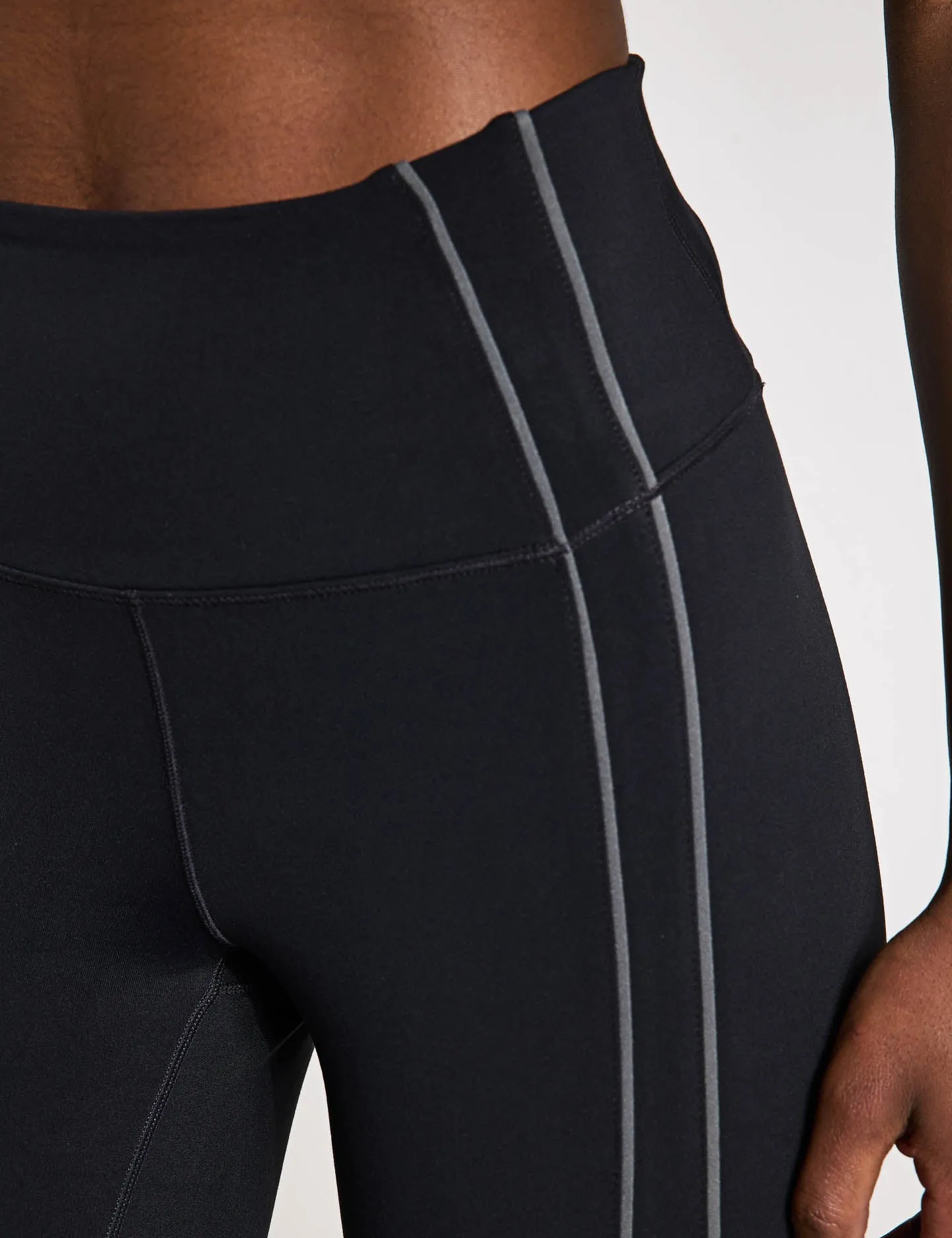 One High Waisted 7/8 Leggings - Black/Iron Grey